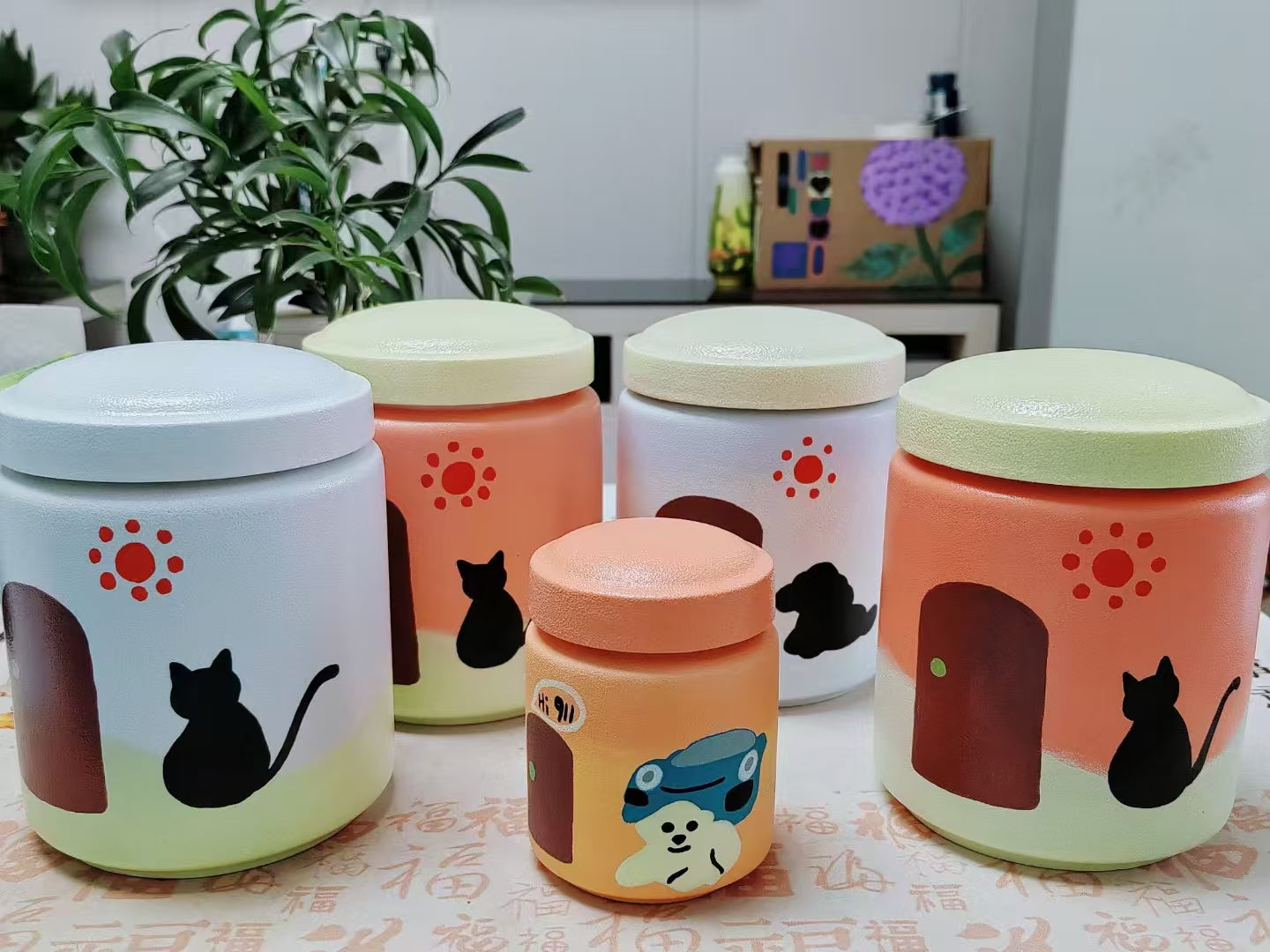 Customized Hand-Painted Ceramic Pet Urn – Unique Pet Souvenirs, Memorial Jar for Beloved Pets